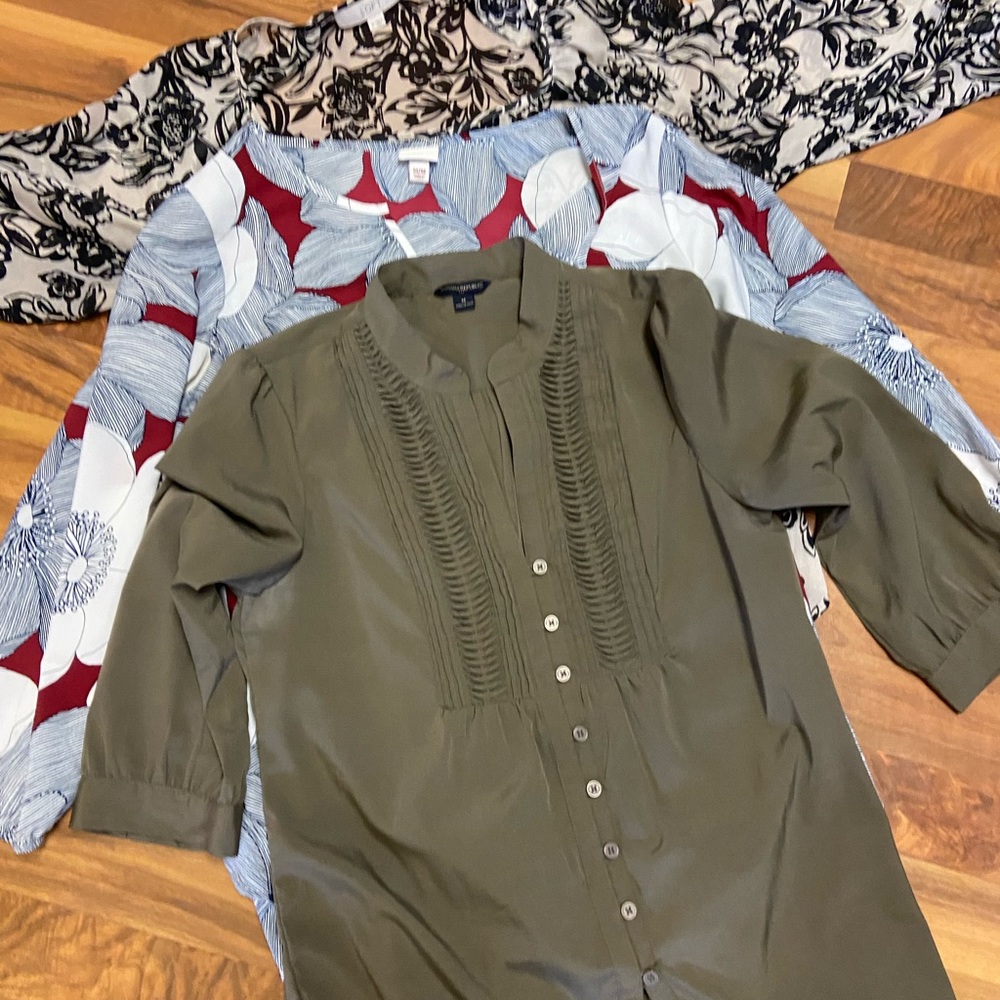 Bundle of 3 woven size medium, 3/4 sleeve blouses